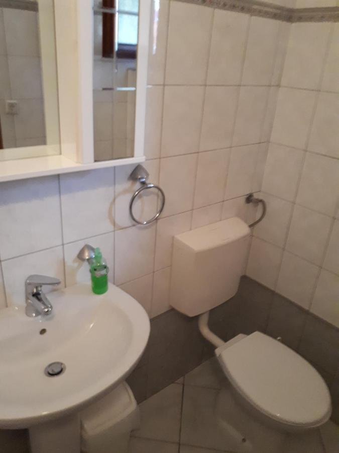 شقة Apartman Studio Victoria بولا المظهر الخارجي الصورة